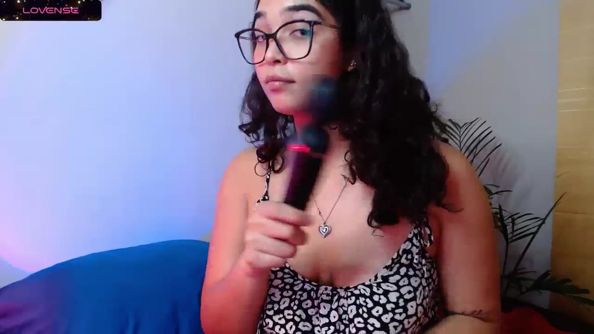 Gallery image thumbnail from Ariagaleo's myfreecams stream on, 10/19/2023, 22:24 image 13 of 20