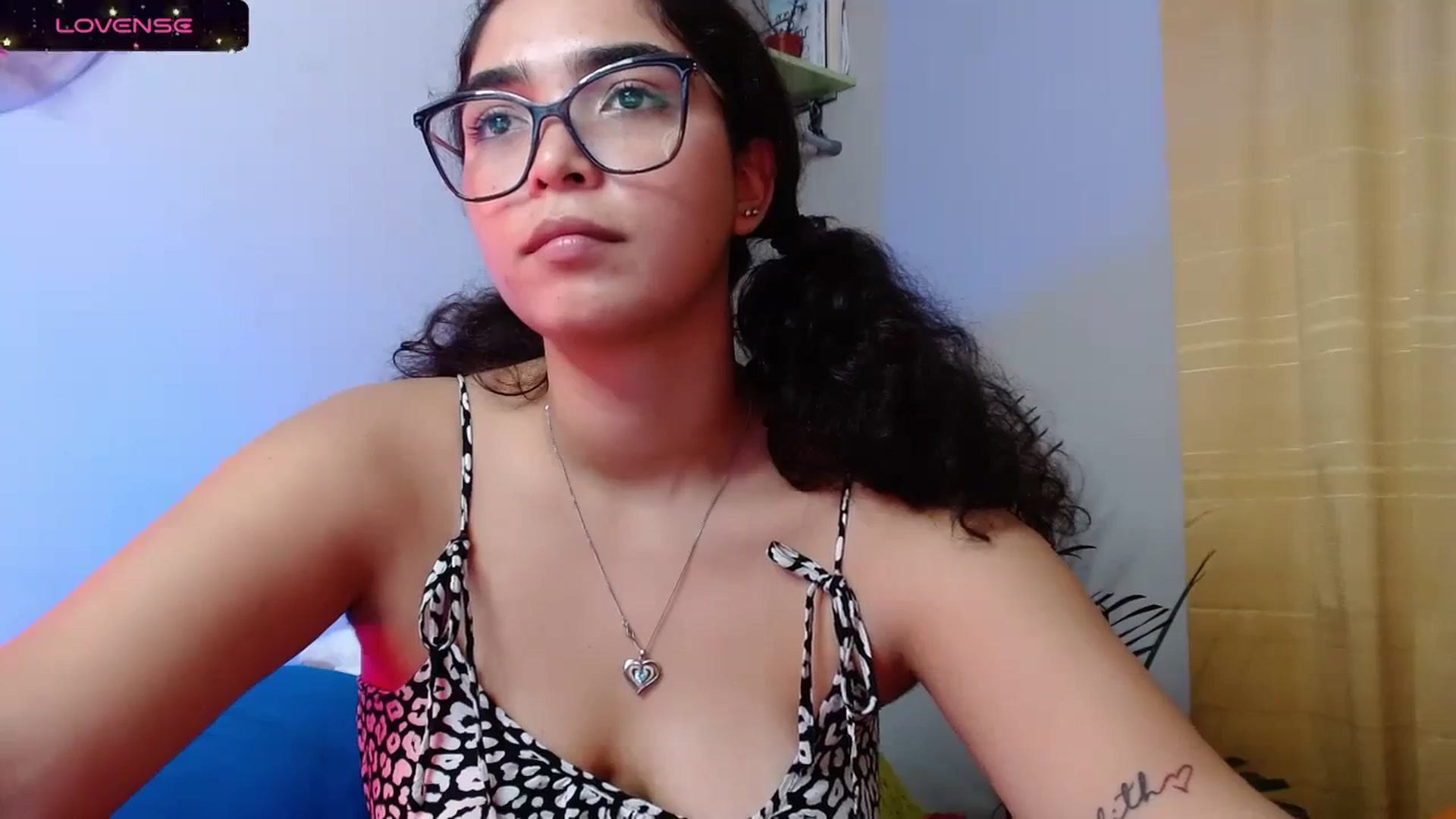 Gallery image thumbnail from Ariagaleo's myfreecams stream on, 10/19/2023, 22:24 image 2 of 20