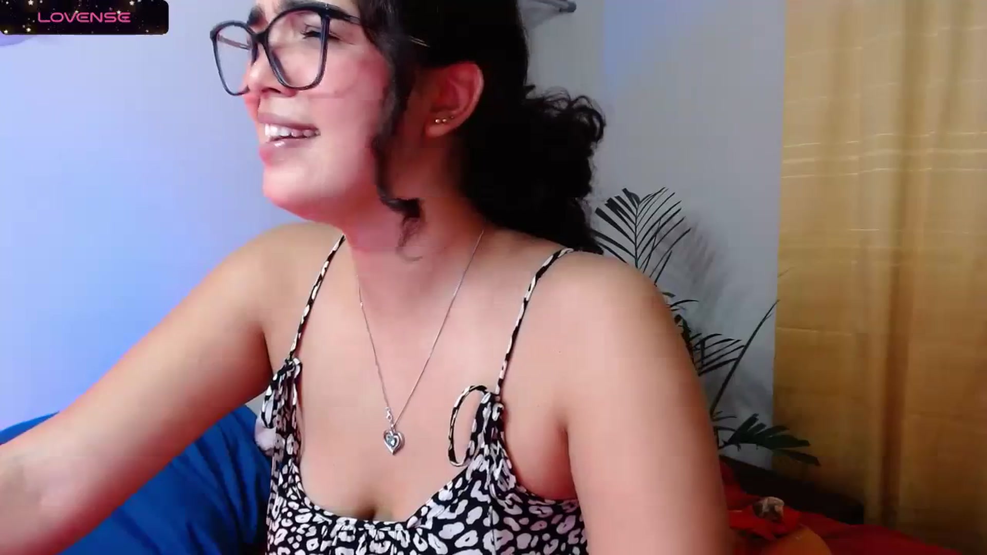 Gallery image thumbnail from Ariagaleo's myfreecams stream on, 10/19/2023, 23:17 image 19 of 20