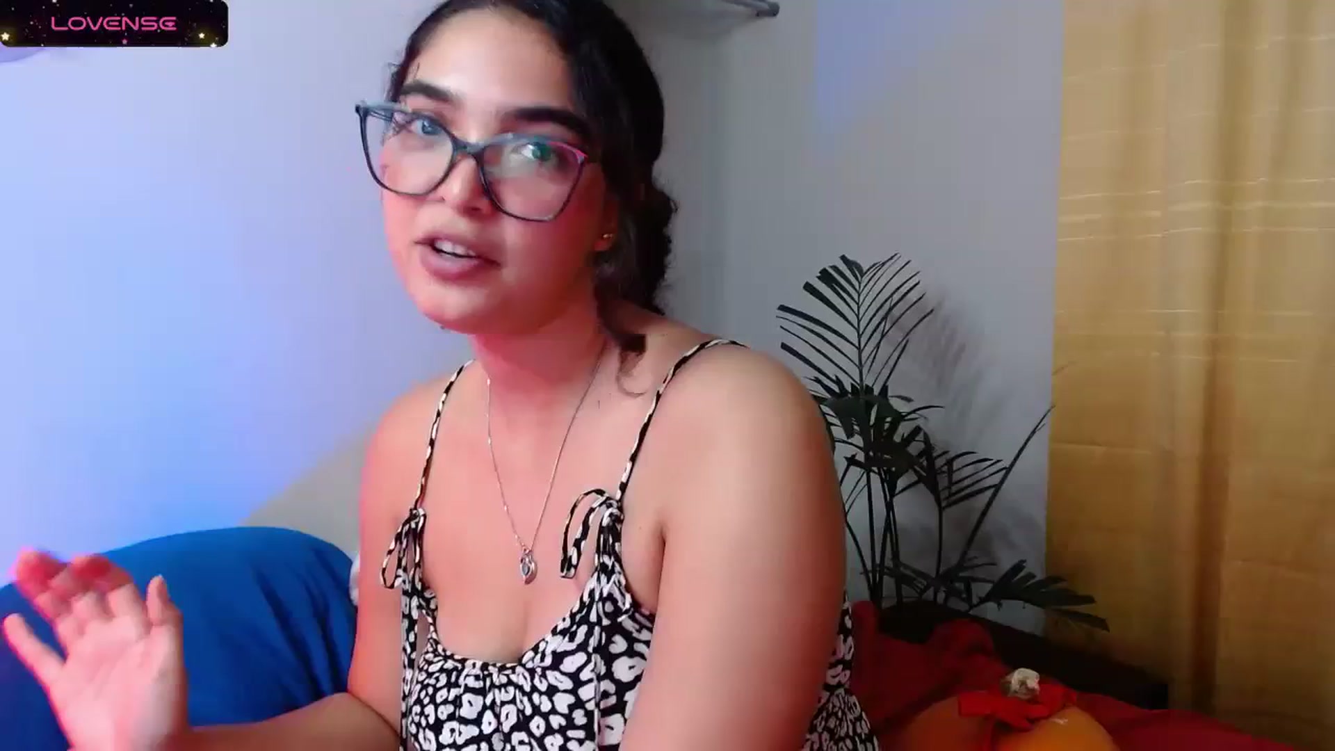 Gallery image thumbnail from Ariagaleo's myfreecams stream on, 10/19/2023, 23:17 image 17 of 20