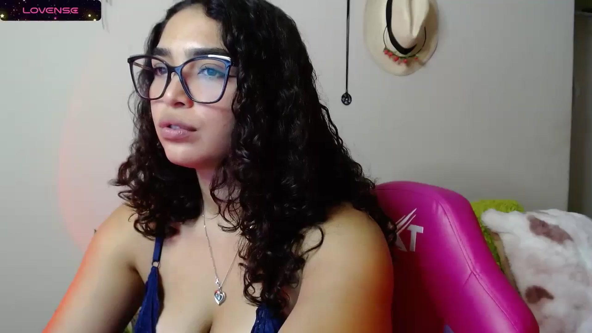 Gallery image thumbnail from Ariagaleo's myfreecams stream on, 10/22/2023, 03:35 image 17 of 20