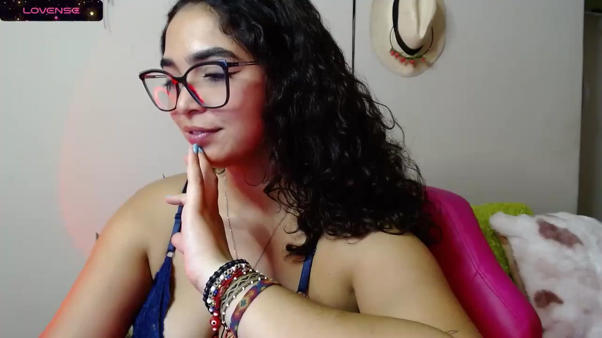 Gallery image thumbnail from Ariagaleo's myfreecams stream on, 10/22/2023, 03:35 image 16 of 20