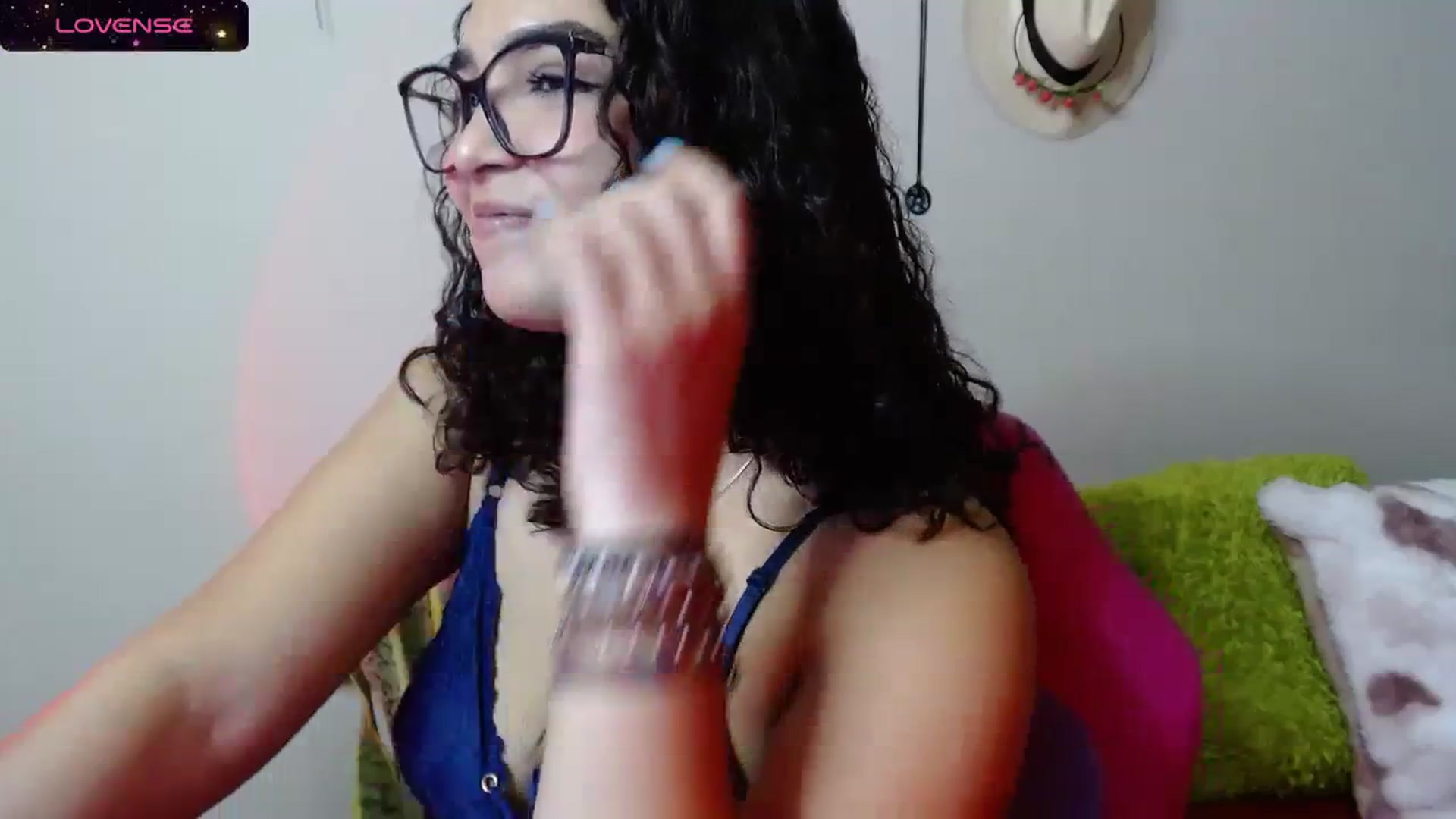 Gallery image thumbnail from Ariagaleo's myfreecams stream on, 10/22/2023, 03:35 image 3 of 20