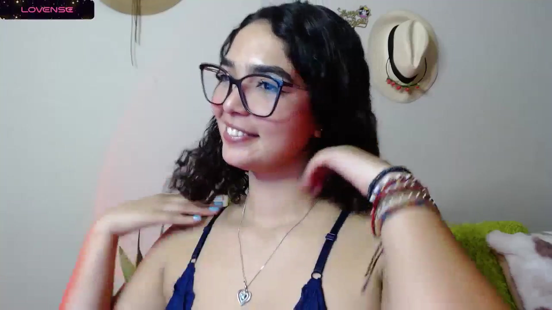 Gallery image thumbnail from Ariagaleo's myfreecams stream on, 10/22/2023, 03:35 image 2 of 20