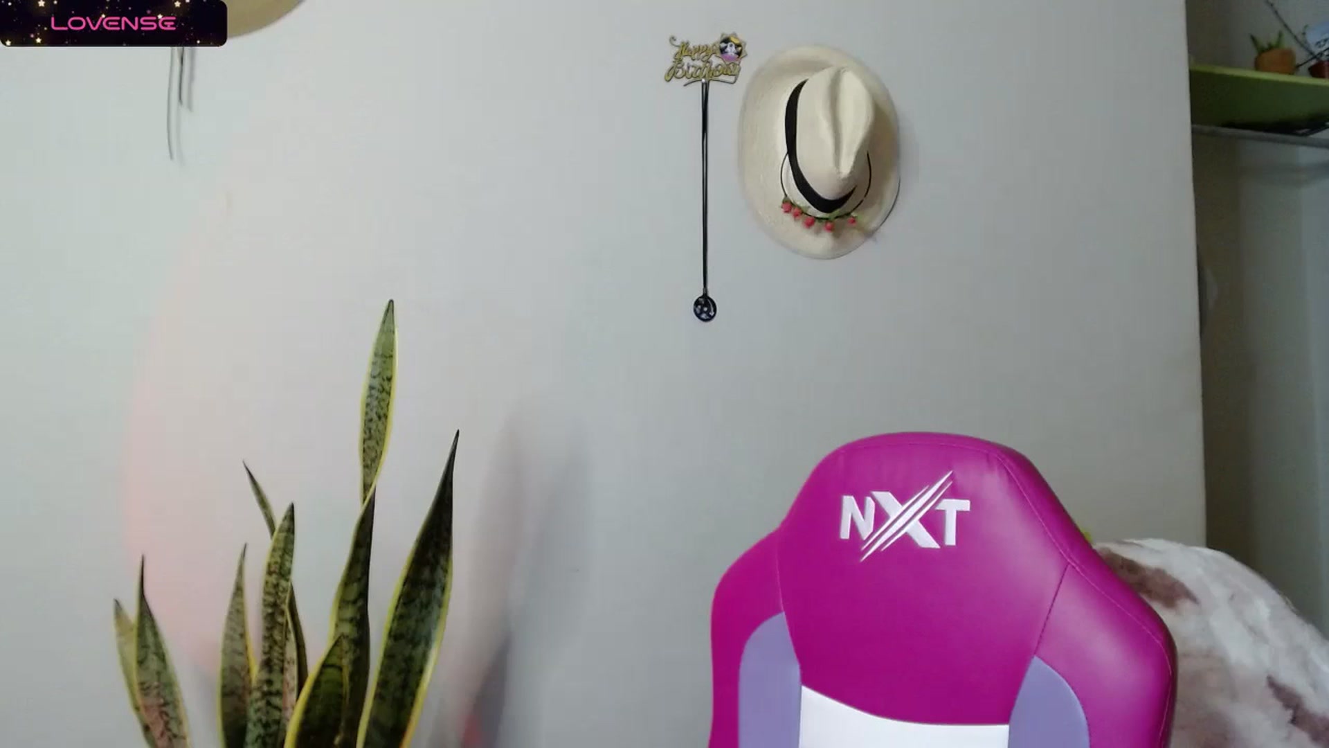 Gallery image thumbnail from Ariagaleo's myfreecams stream on, 10/22/2023, 05:46 image 10 of 20