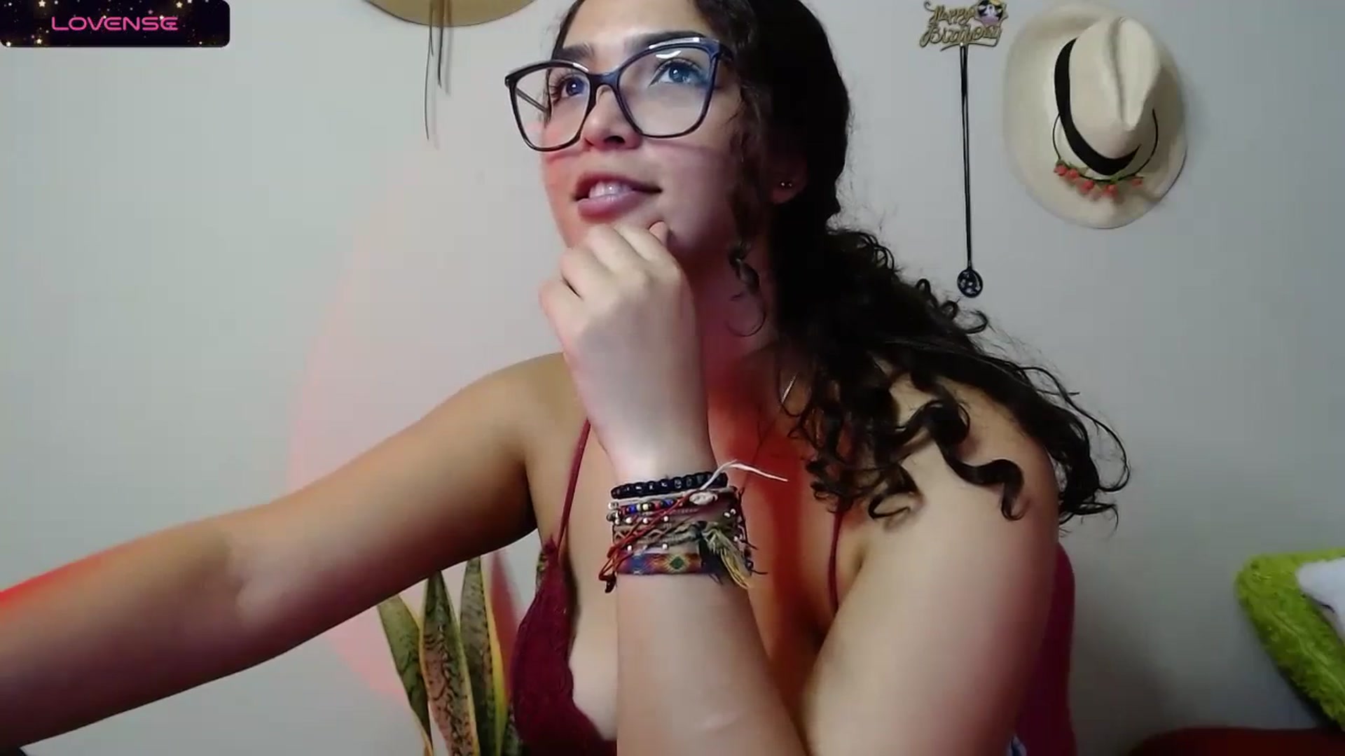 Gallery image thumbnail from Ariagaleo's myfreecams stream on, 10/22/2023, 21:20 image 18 of 20