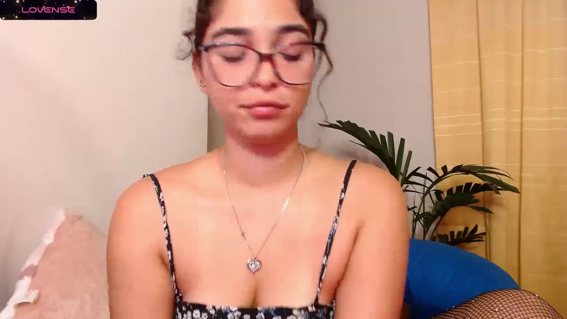 Gallery image thumbnail from Ariagaleo's myfreecams stream on, 10/27/2023, 20:29 image 12 of 20