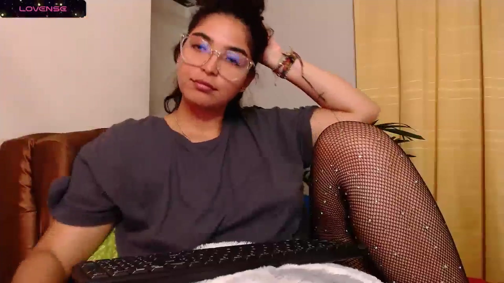 Gallery image thumbnail from Ariagaleo's myfreecams stream on, 10/27/2023, 23:32 image 4 of 20