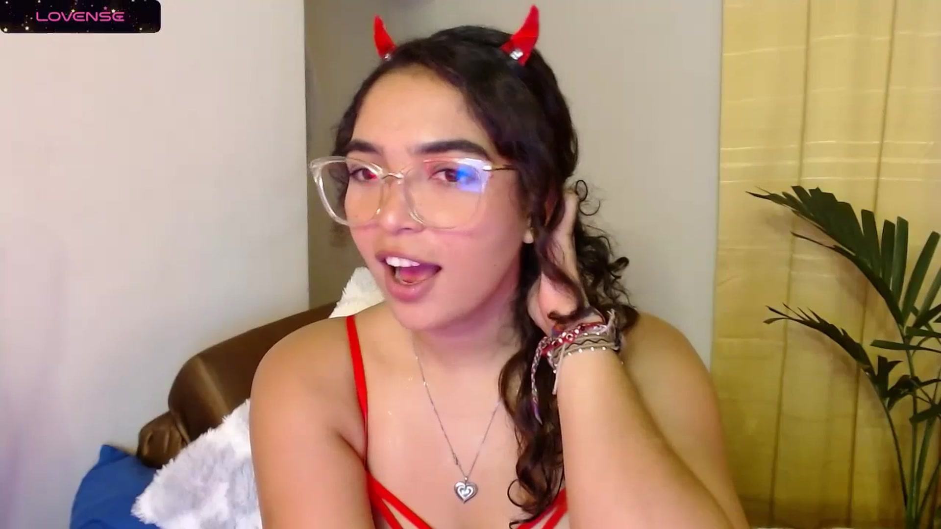 Gallery image thumbnail from Ariagaleo's myfreecams stream on, 10/29/2023, 17:19 image 3 of 20