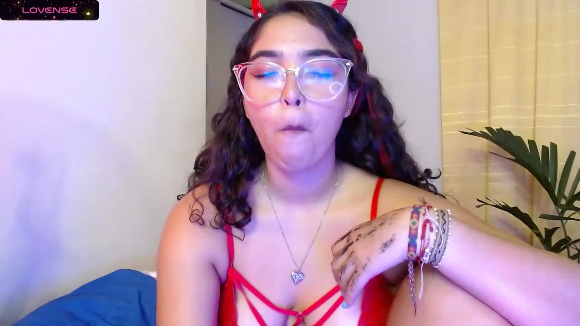 Gallery image thumbnail from Ariagaleo's myfreecams stream on, 10/29/2023, 22:16 image 16 of 20
