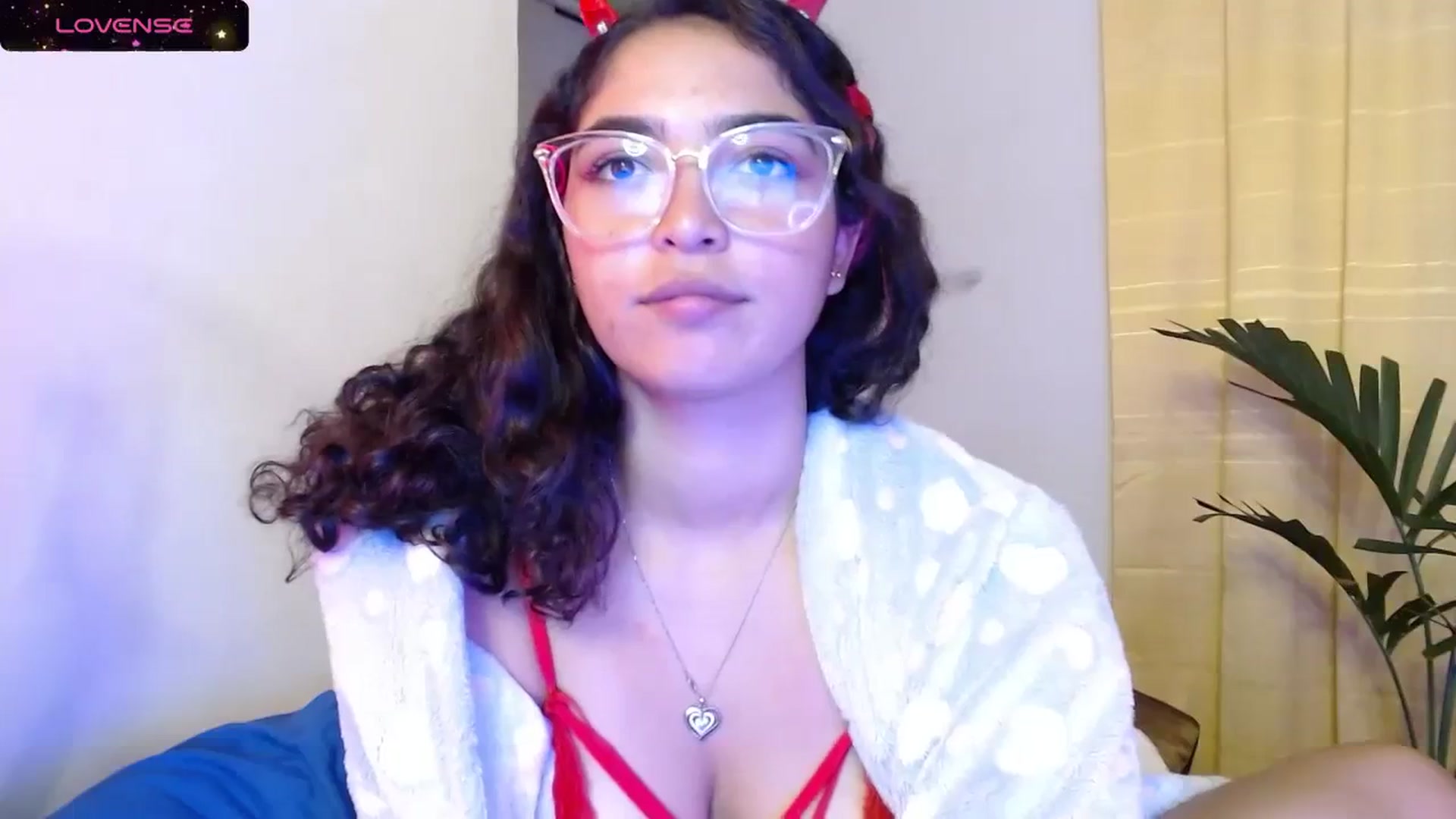 Gallery image thumbnail from Ariagaleo's myfreecams stream on, 10/29/2023, 22:16 image 17 of 20
