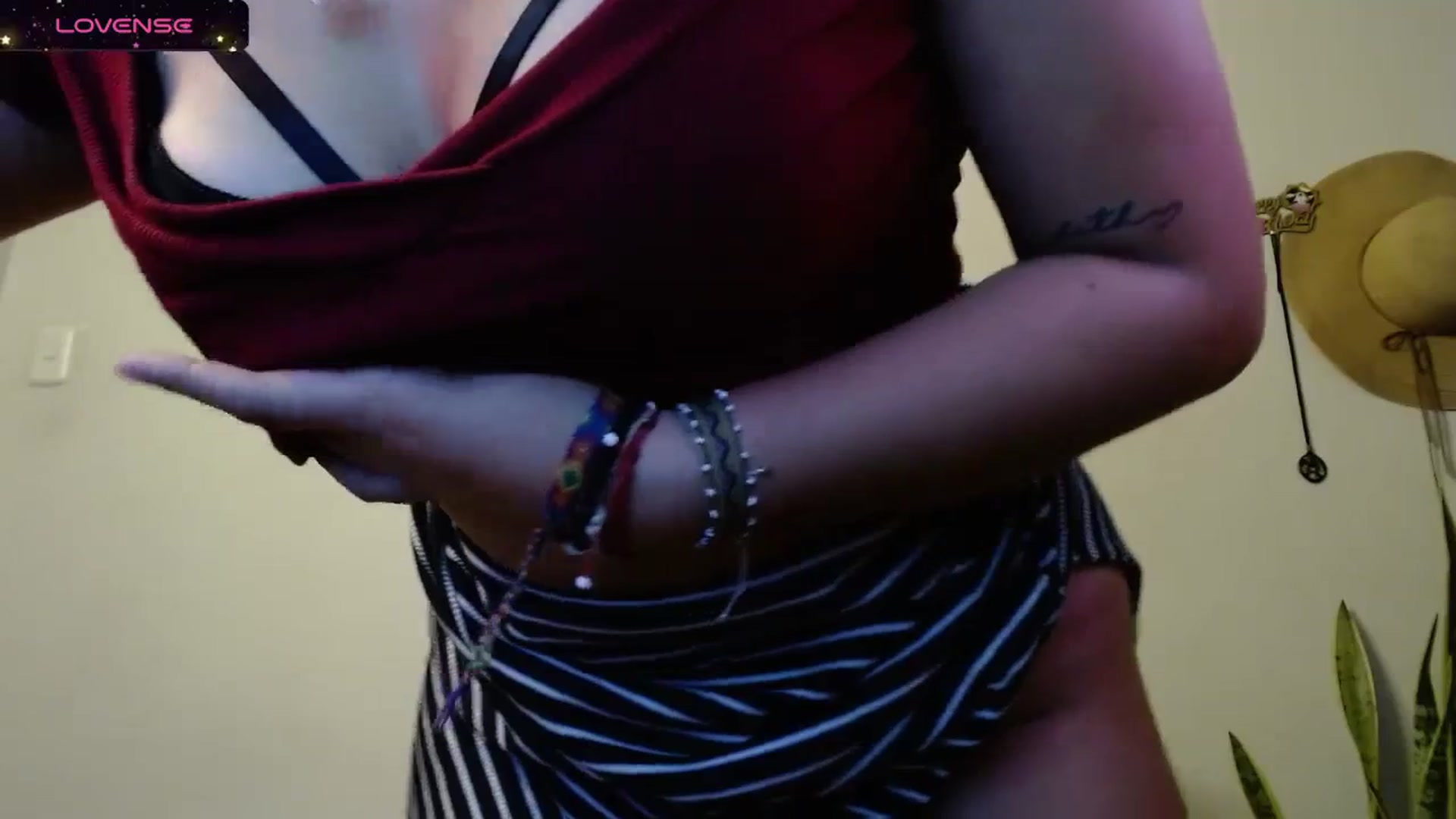 Gallery image thumbnail from Ariagaleo's myfreecams stream on, 11/01/2023, 21:26 image 8 of 20
