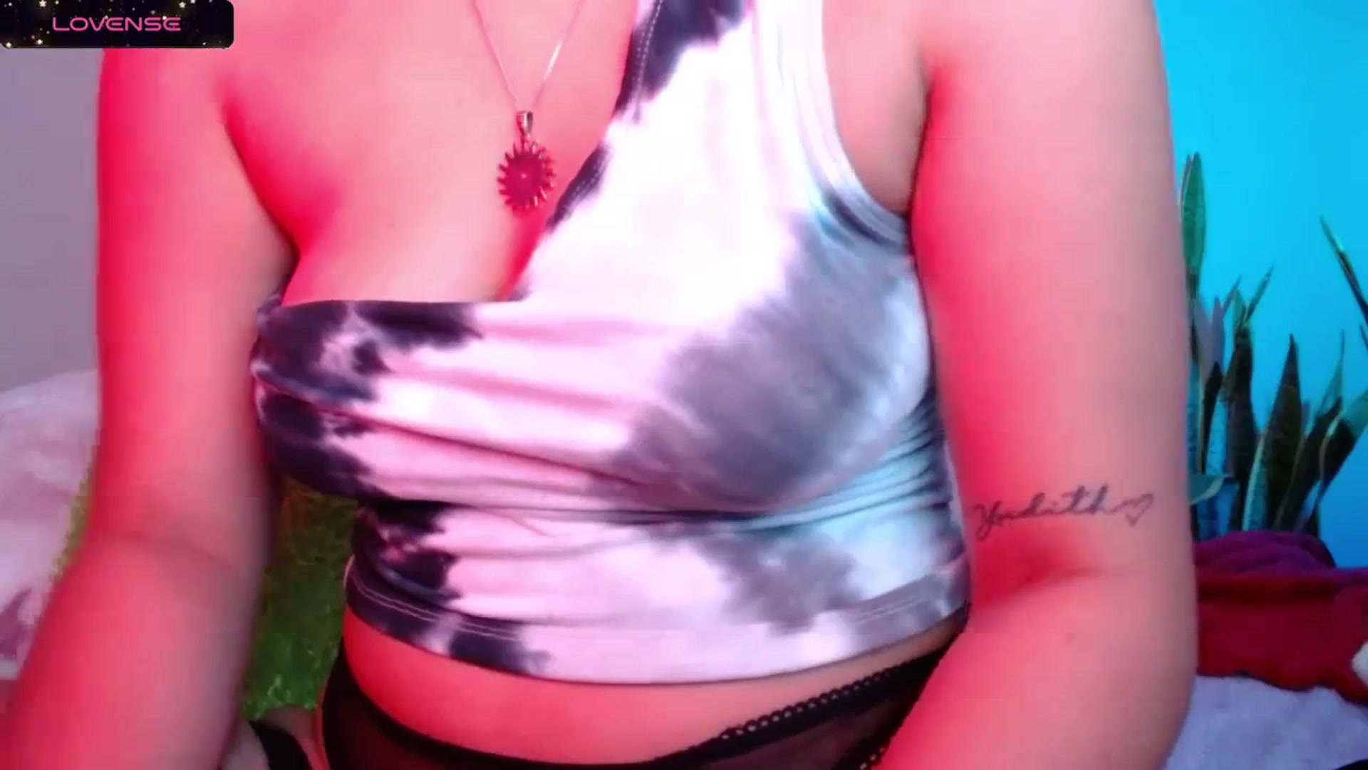 Gallery image thumbnail from Ariagaleo's myfreecams stream on, 11/08/2023, 19:56 image 17 of 20