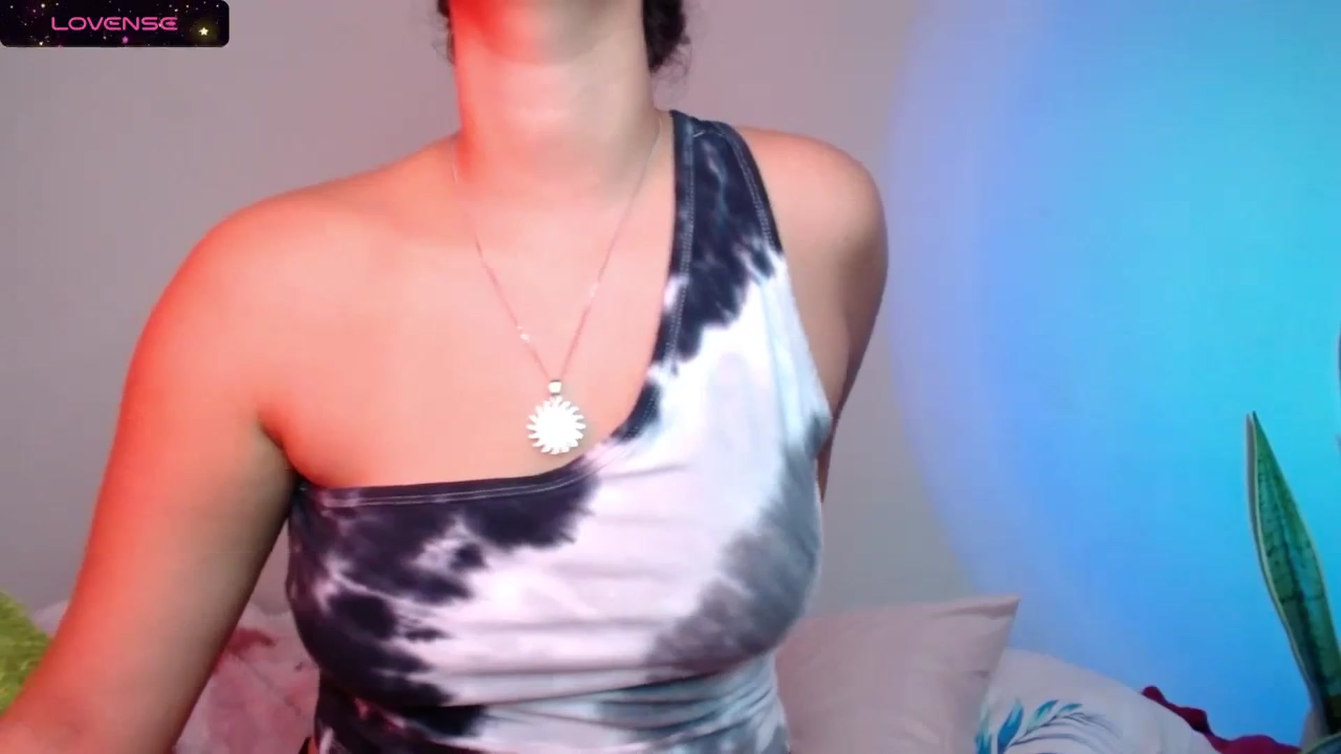 Gallery image thumbnail from Ariagaleo's myfreecams stream on, 11/08/2023, 19:56 image 8 of 20