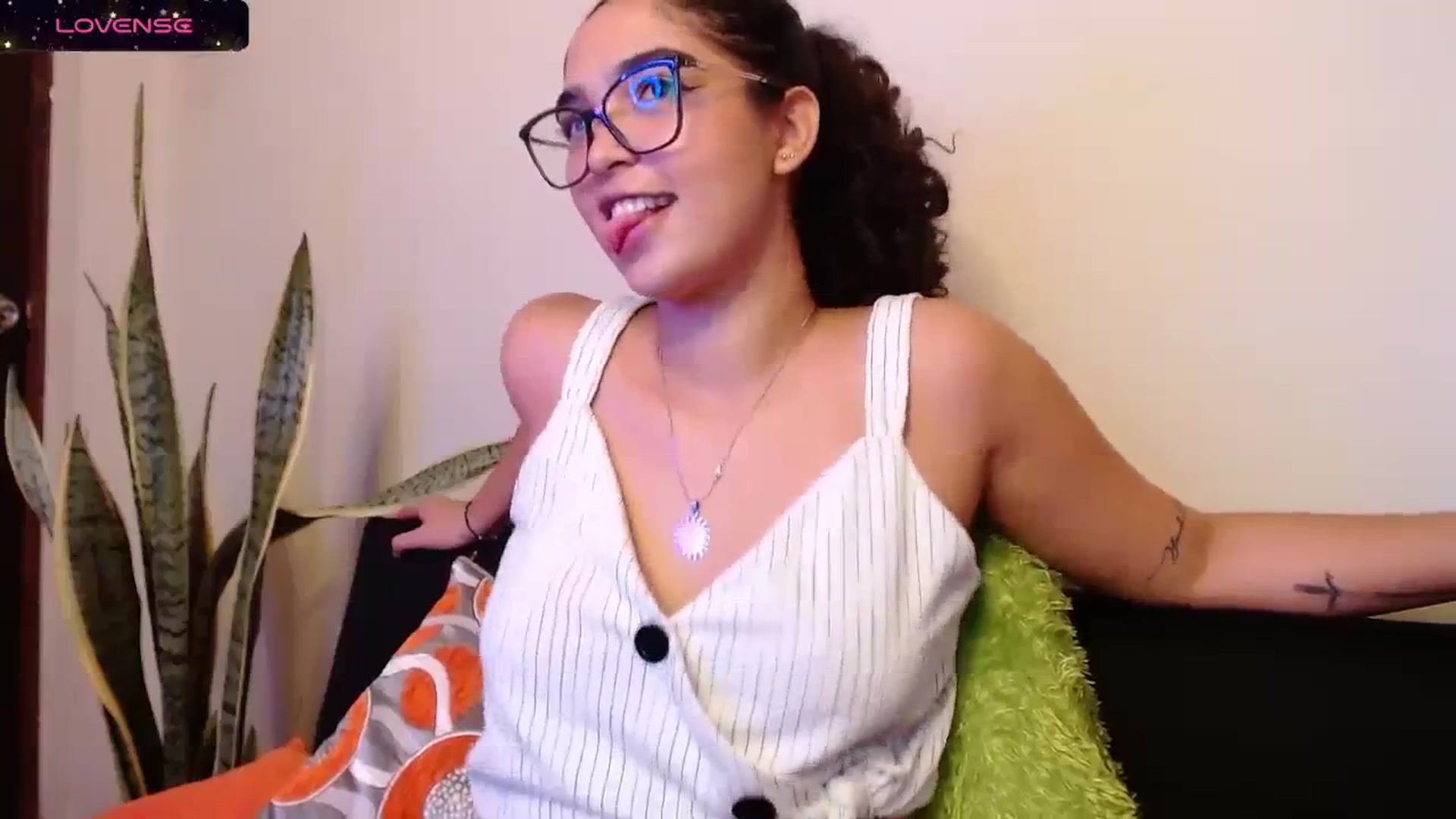 Gallery image thumbnail from Ariagaleo's myfreecams stream on, 11/10/2023, 01:43 image 3 of 20