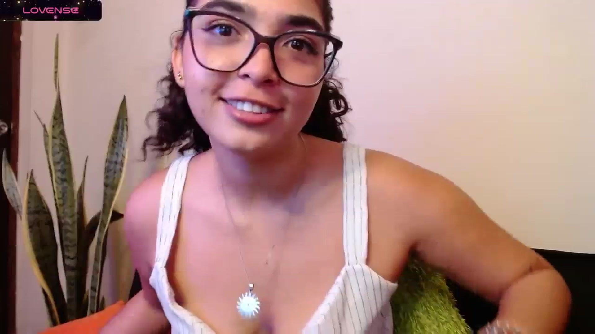 Gallery image thumbnail from Ariagaleo's myfreecams stream on, 11/10/2023, 01:43 image 2 of 20
