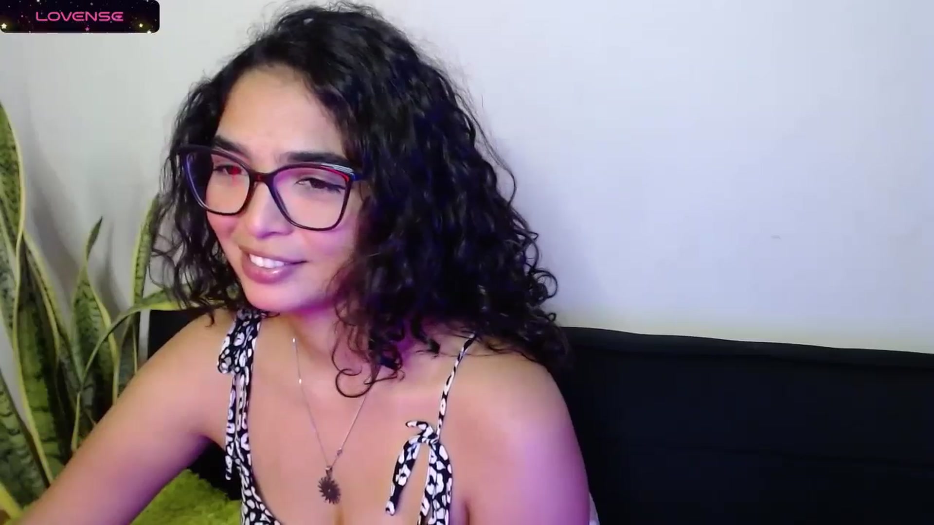 Gallery image thumbnail from Ariagaleo's myfreecams stream on, 11/24/2023, 17:08 image 14 of 20