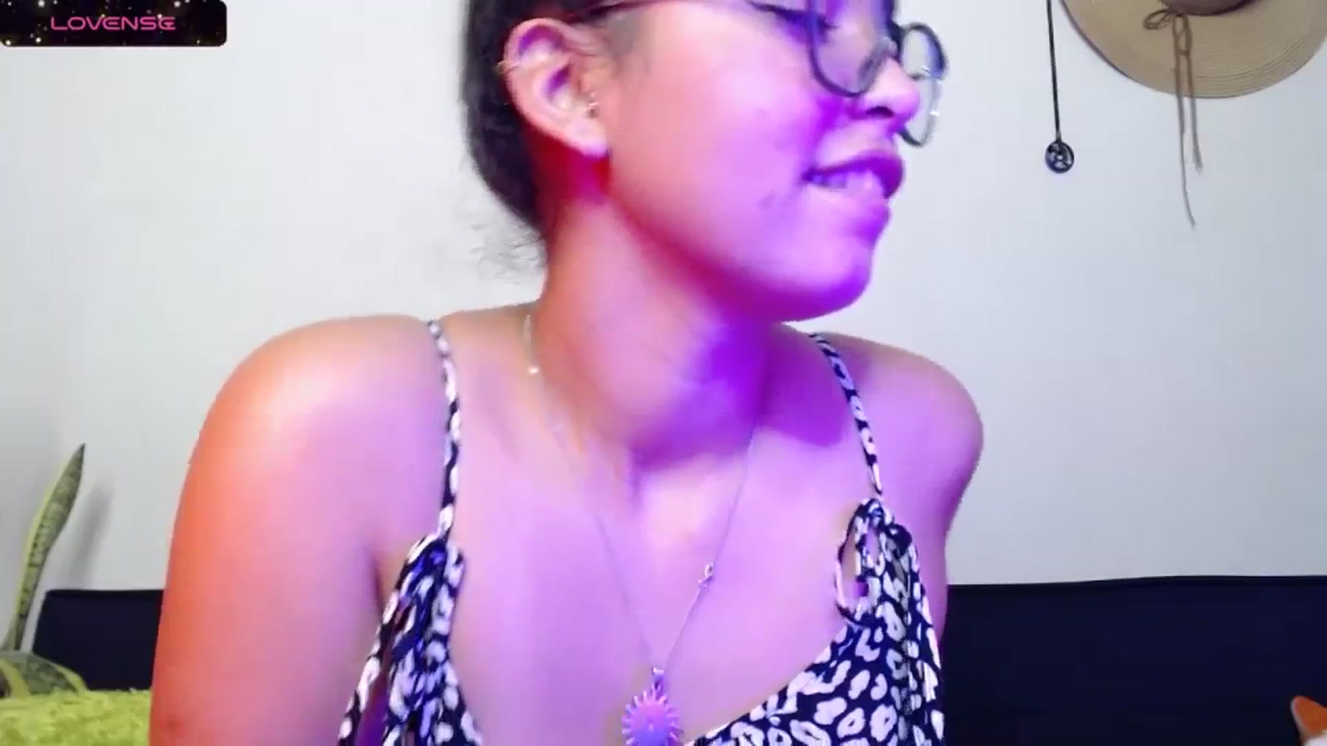Gallery image thumbnail from Ariagaleo's myfreecams stream on, 11/24/2023, 18:16 image 12 of 20