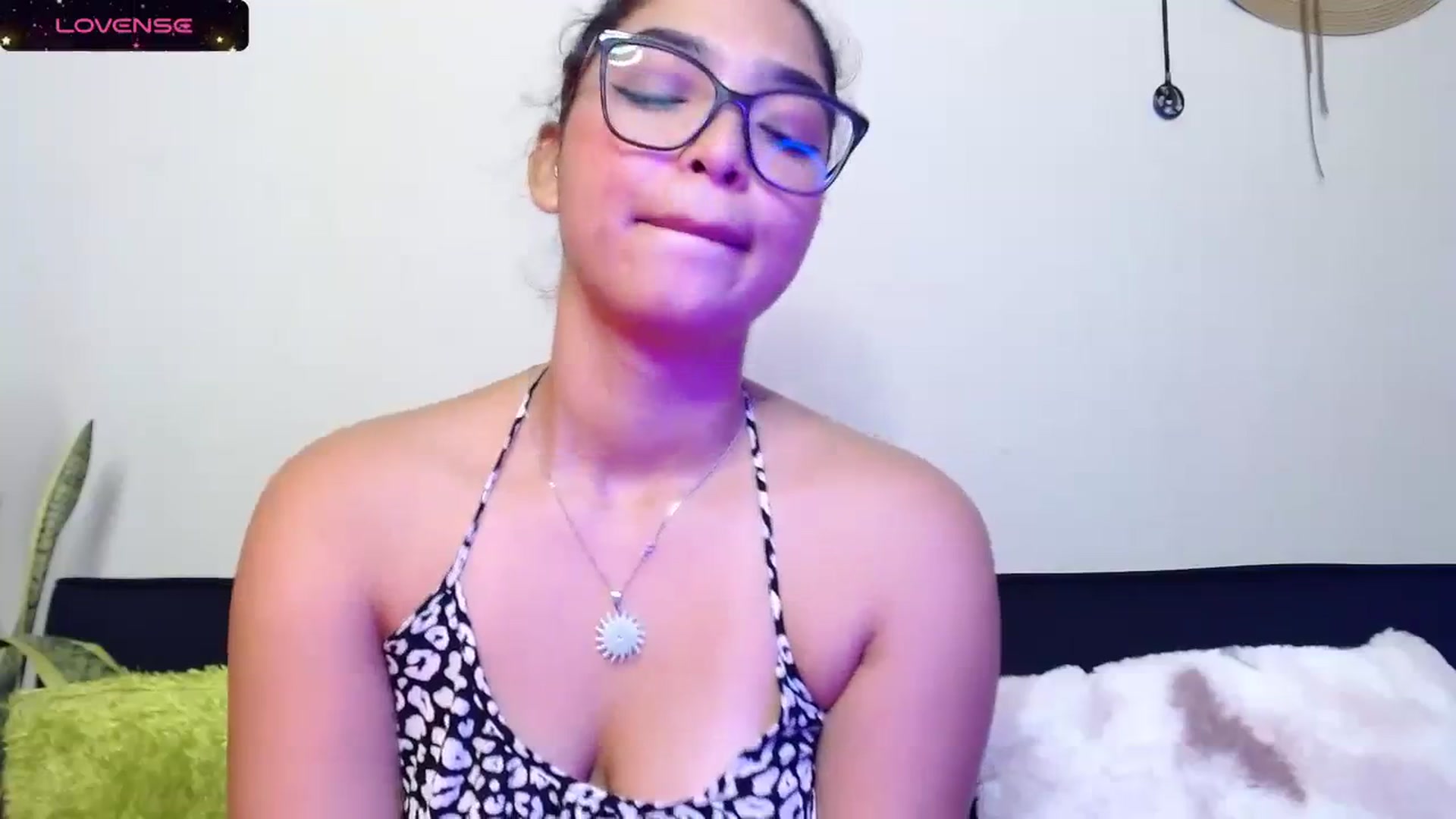Gallery image thumbnail from Ariagaleo's myfreecams stream on, 11/24/2023, 18:16 image 2 of 20