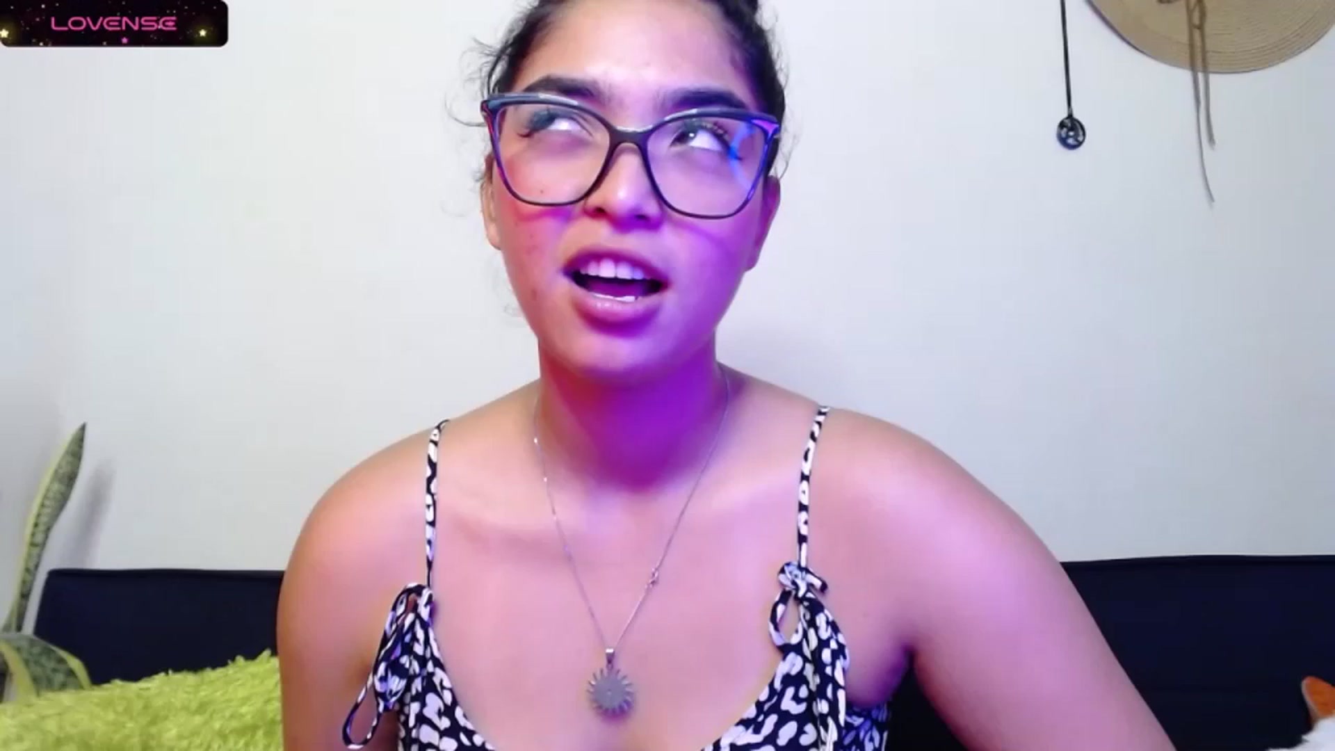 Gallery image thumbnail from Ariagaleo's myfreecams stream on, 11/24/2023, 18:16 image 18 of 20