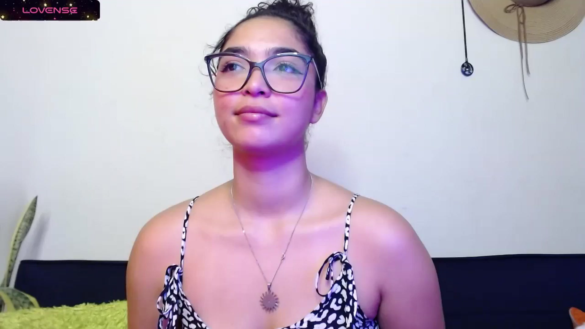 Gallery image thumbnail from Ariagaleo's myfreecams stream on, 11/24/2023, 18:16 image 13 of 20