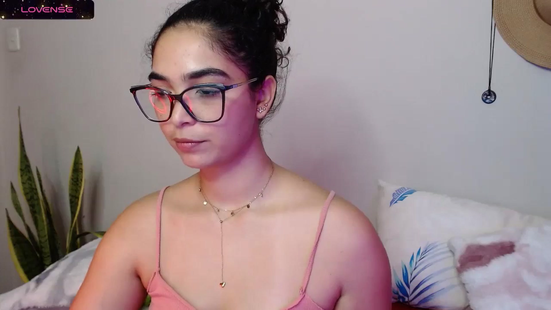 Gallery image thumbnail from Ariagaleo's myfreecams stream on, 12/01/2023, 18:48 image 14 of 20