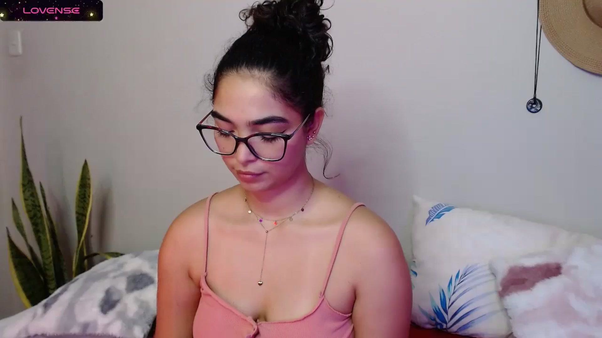 Gallery image thumbnail from Ariagaleo's myfreecams stream on, 12/01/2023, 18:48 image 13 of 20