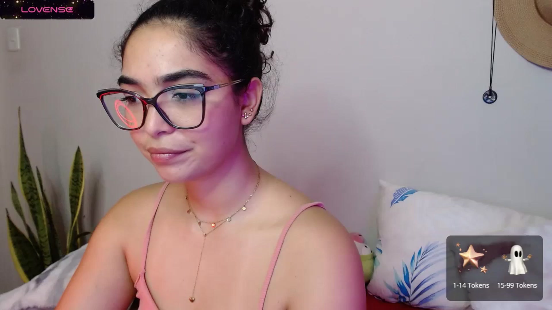 Gallery image thumbnail from Ariagaleo's myfreecams stream on, 12/01/2023, 18:48 image 15 of 20