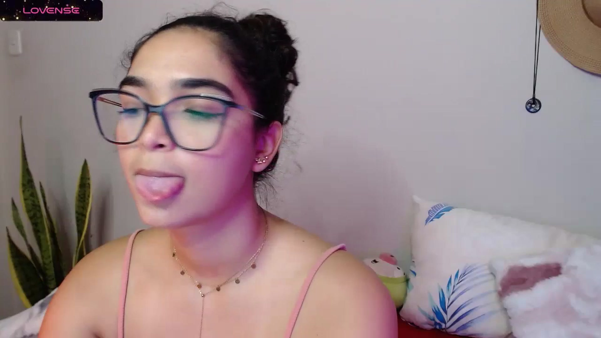 Gallery image thumbnail from Ariagaleo's myfreecams stream on, 12/01/2023, 18:48 image 17 of 20