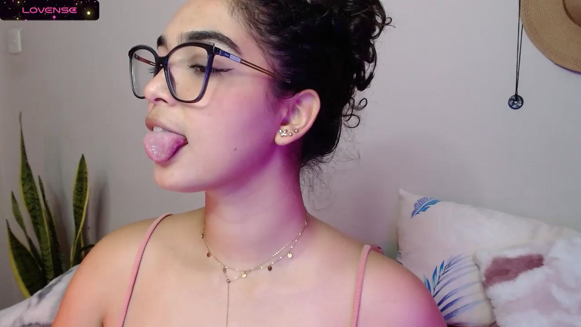 Gallery image thumbnail from Ariagaleo's myfreecams stream on, 12/01/2023, 18:48 image 18 of 20