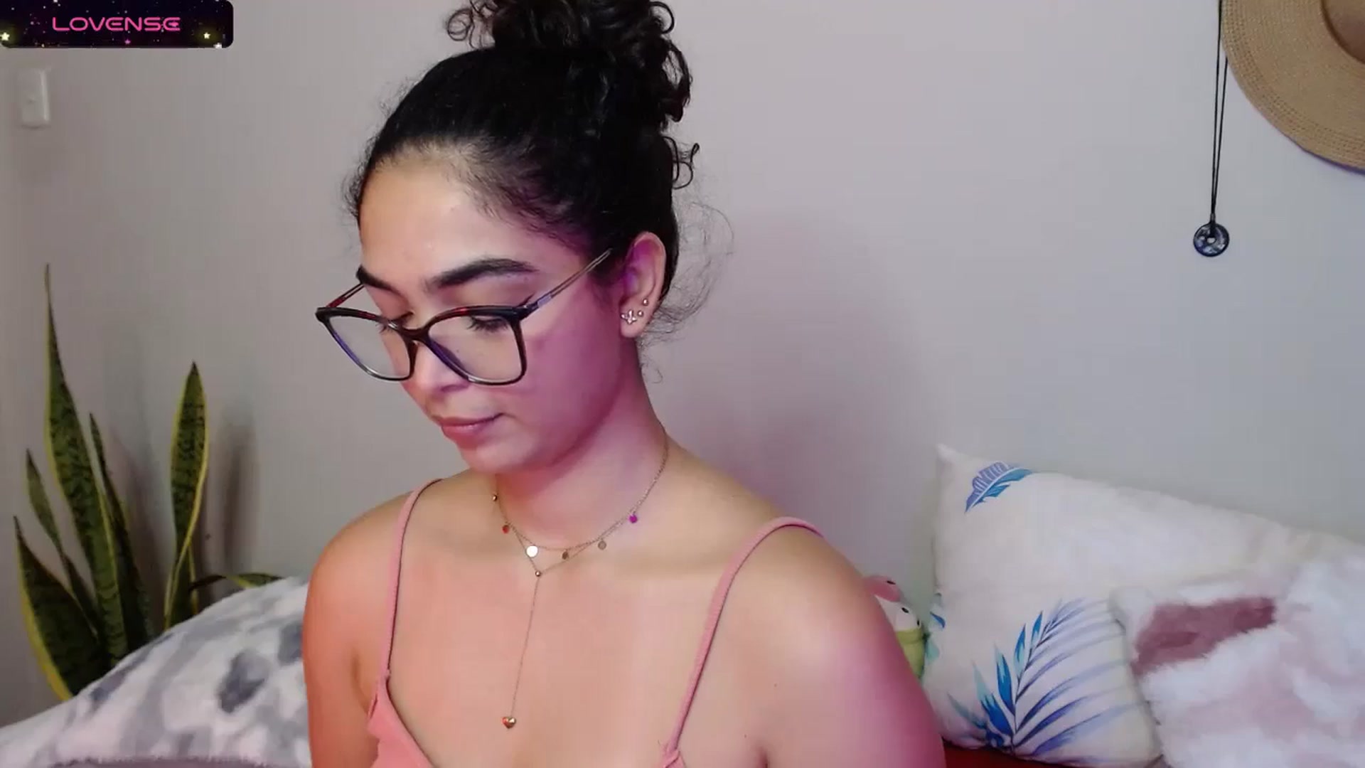 Gallery image thumbnail from Ariagaleo's myfreecams stream on, 12/01/2023, 18:48 image 16 of 20