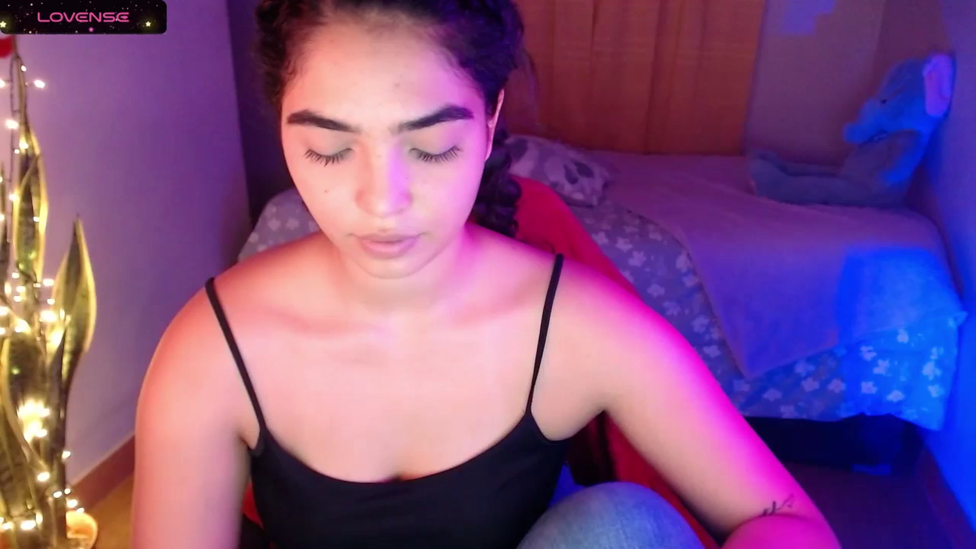 Gallery image thumbnail from Ariagaleo's myfreecams stream on, 12/28/2023, 21:14 image 11 of 20