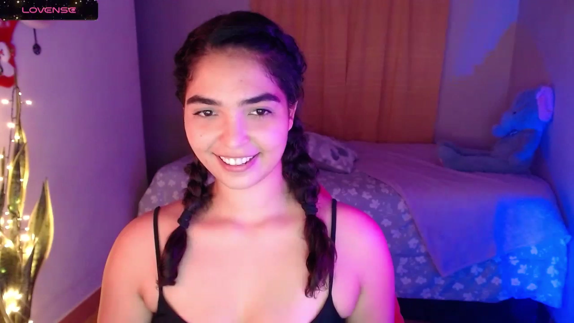 Gallery image thumbnail from Ariagaleo's myfreecams stream on, 12/28/2023, 21:14 image 2 of 20