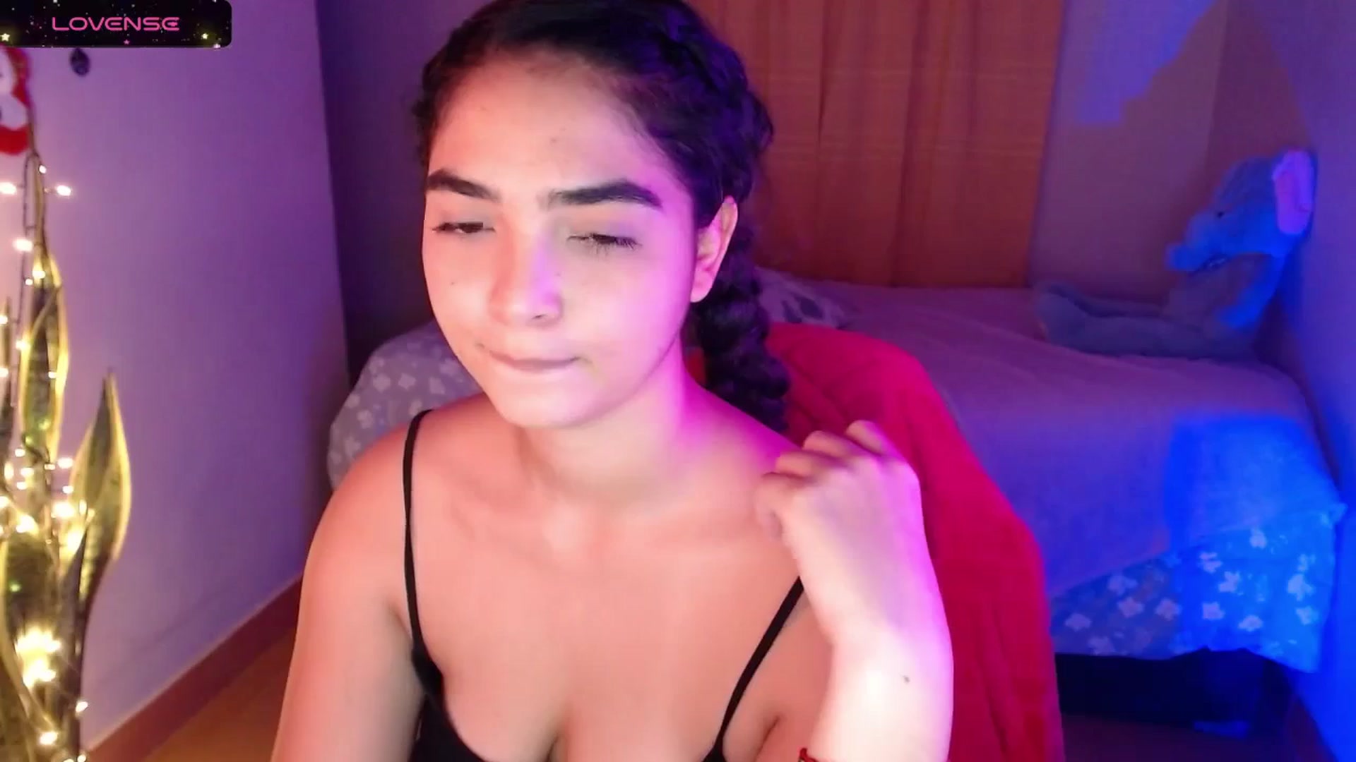 Gallery image thumbnail from Ariagaleo's myfreecams stream on, 12/28/2023, 21:14 image 7 of 20