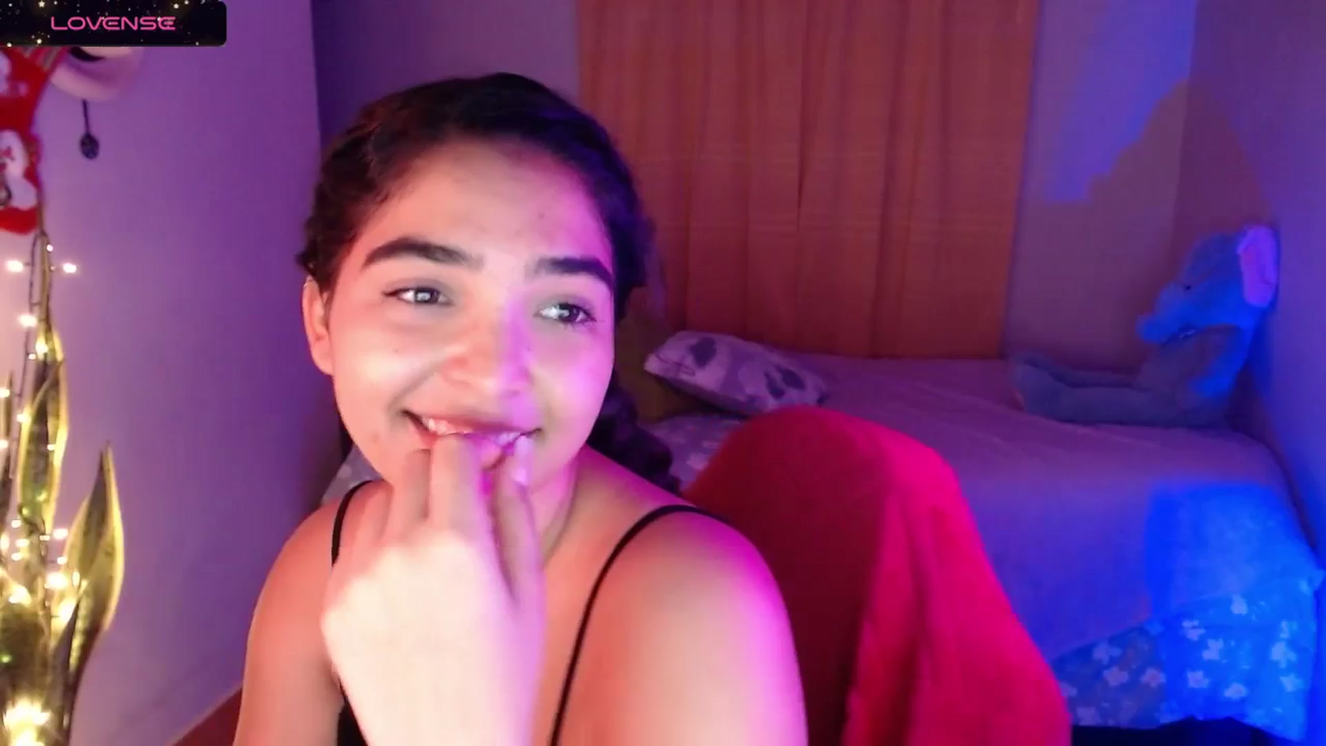 Gallery image thumbnail from Ariagaleo's myfreecams stream on, 12/28/2023, 21:14 image 4 of 20