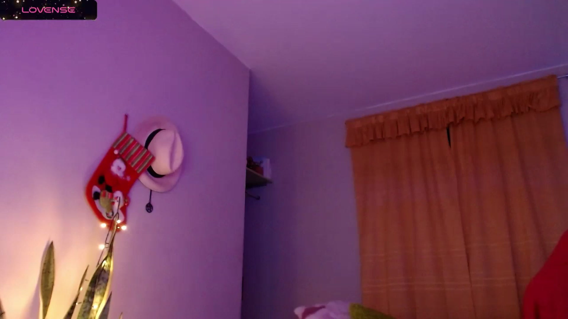 Gallery image thumbnail from Ariagaleo's myfreecams stream on, 12/29/2023, 24:02 image 16 of 20