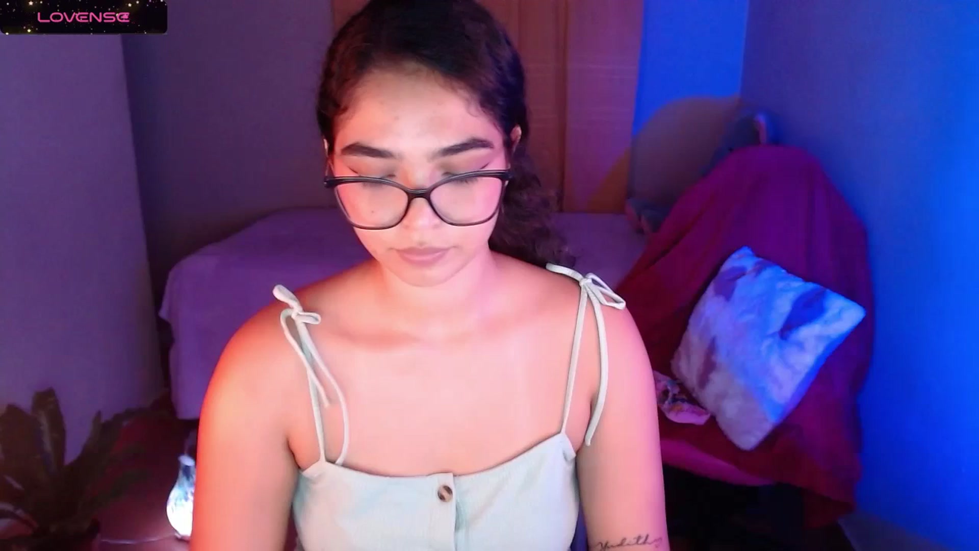 Gallery image thumbnail from Ariagaleo's myfreecams stream on, 01/06/2024, 21:05 image 3 of 20