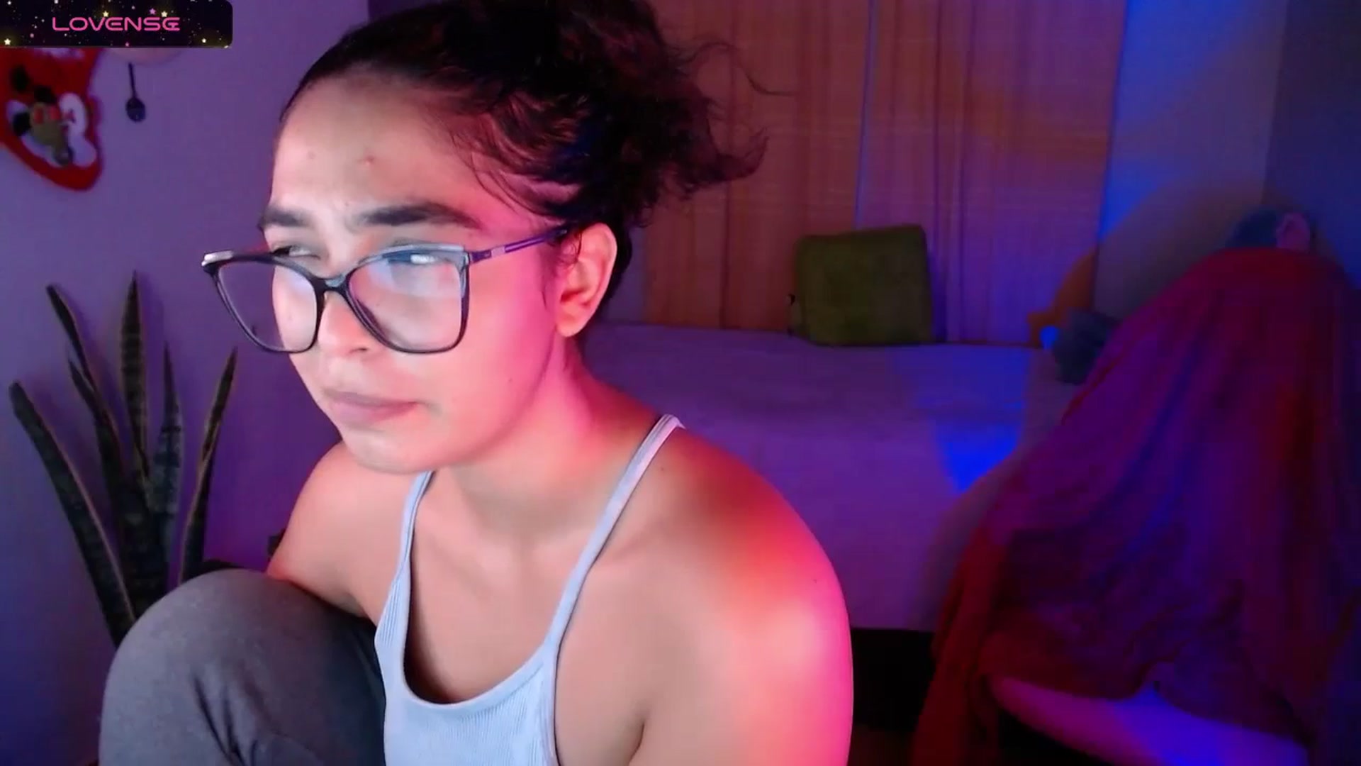 Gallery image thumbnail from Ariagaleo's myfreecams stream on, 01/17/2024, 24:23 image 17 of 20