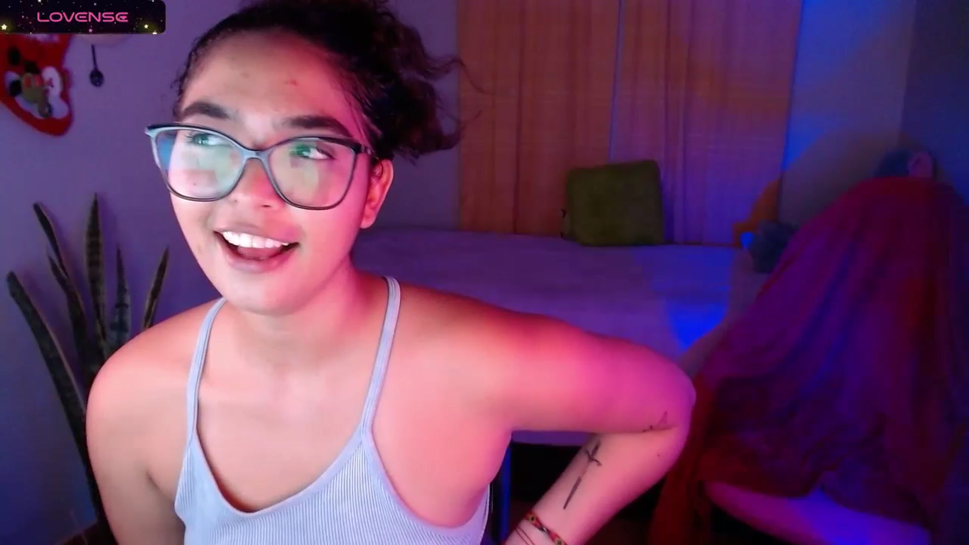 Gallery image thumbnail from Ariagaleo's myfreecams stream on, 01/17/2024, 24:23 image 16 of 20
