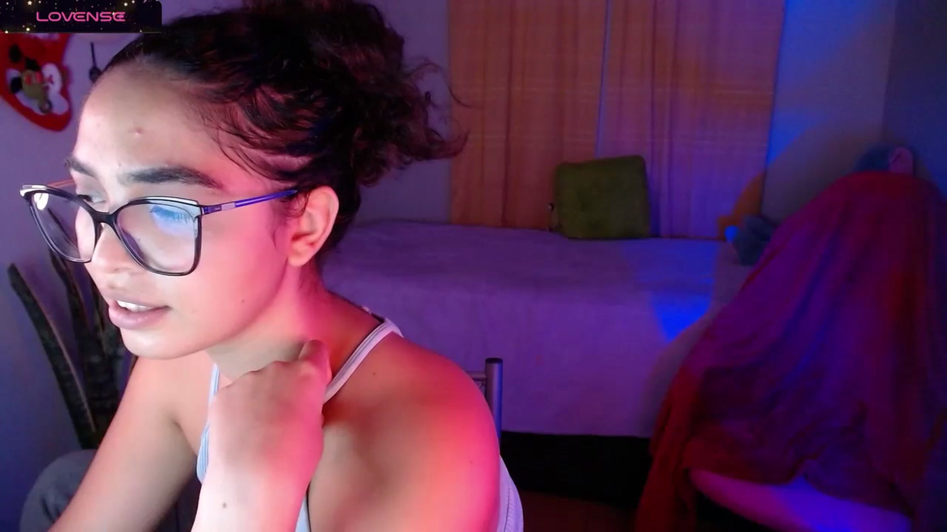 Gallery image thumbnail from Ariagaleo's myfreecams stream on, 01/17/2024, 24:23 image 19 of 20
