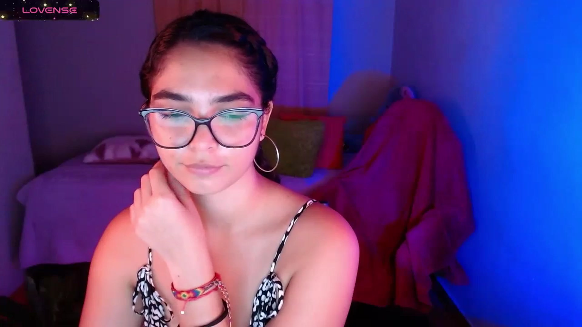 Gallery image thumbnail from Ariagaleo's myfreecams stream on, 01/20/2024, 19:38 image 10 of 20