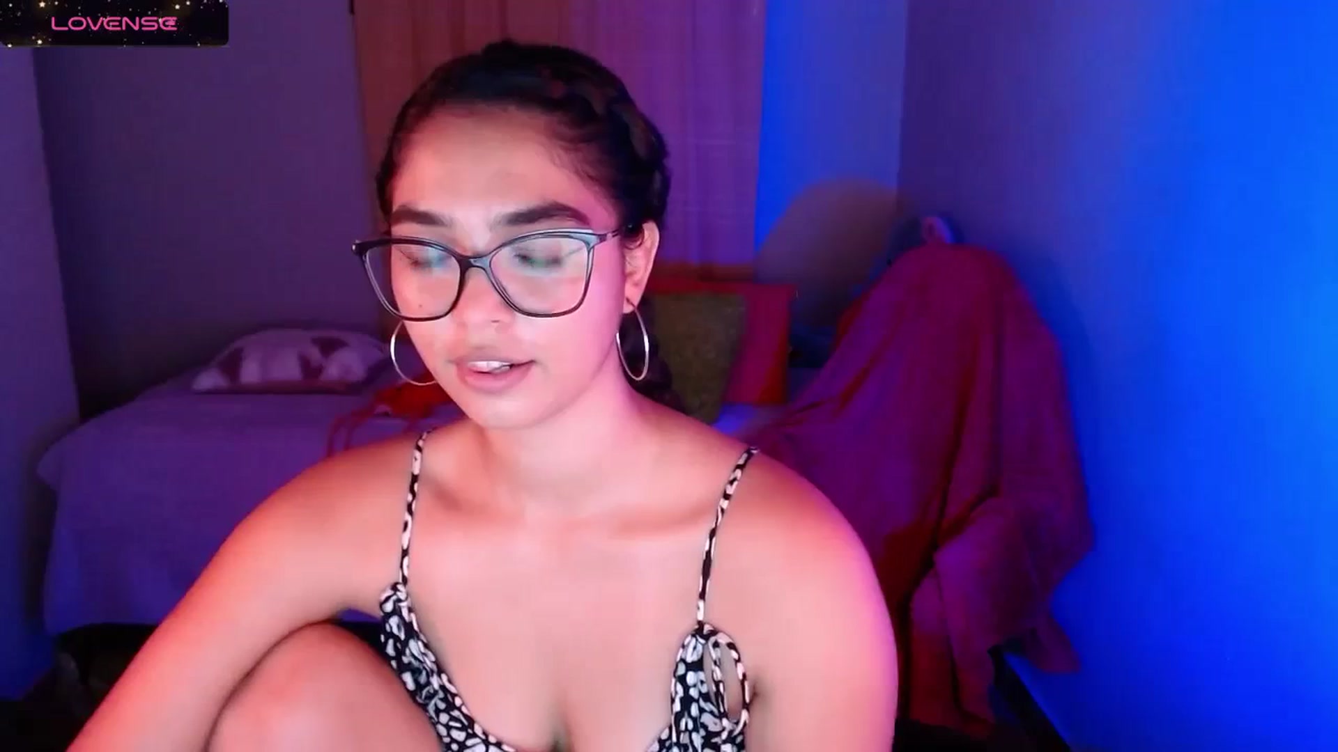 Gallery image thumbnail from Ariagaleo's myfreecams stream on, 01/20/2024, 19:38 image 2 of 20