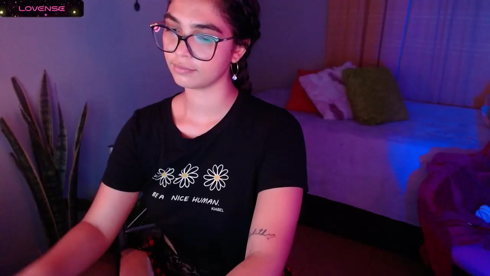 Gallery image thumbnail from Ariagaleo's myfreecams stream on, 01/22/2024, 23:41 image 5 of 20