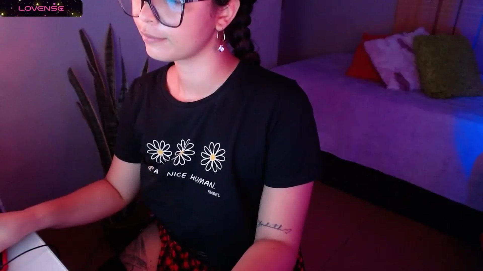 Gallery image thumbnail from Ariagaleo's myfreecams stream on, 01/23/2024, 24:14 image 3 of 20