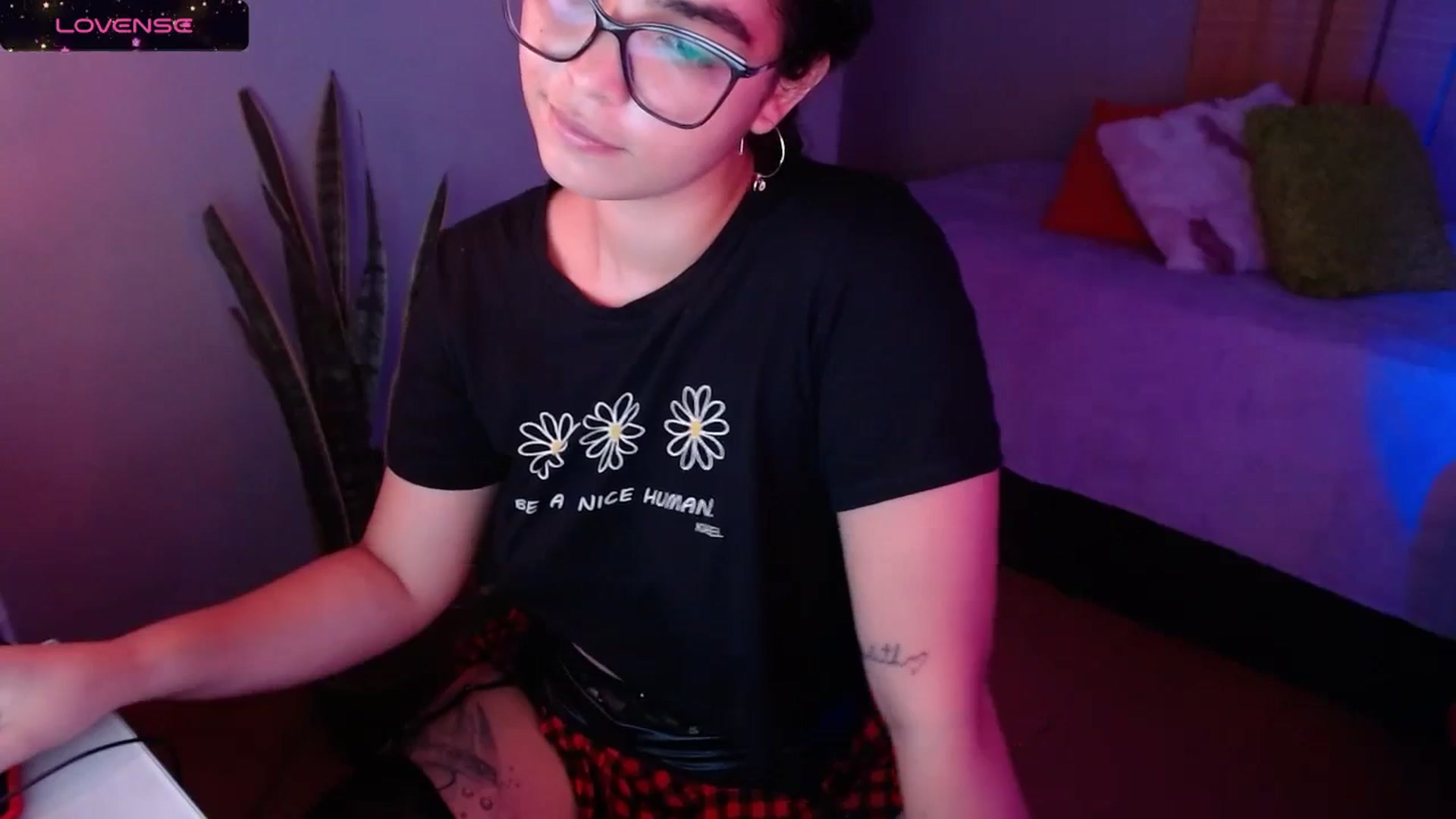 Gallery image thumbnail from Ariagaleo's myfreecams stream on, 01/23/2024, 24:14 image 4 of 20