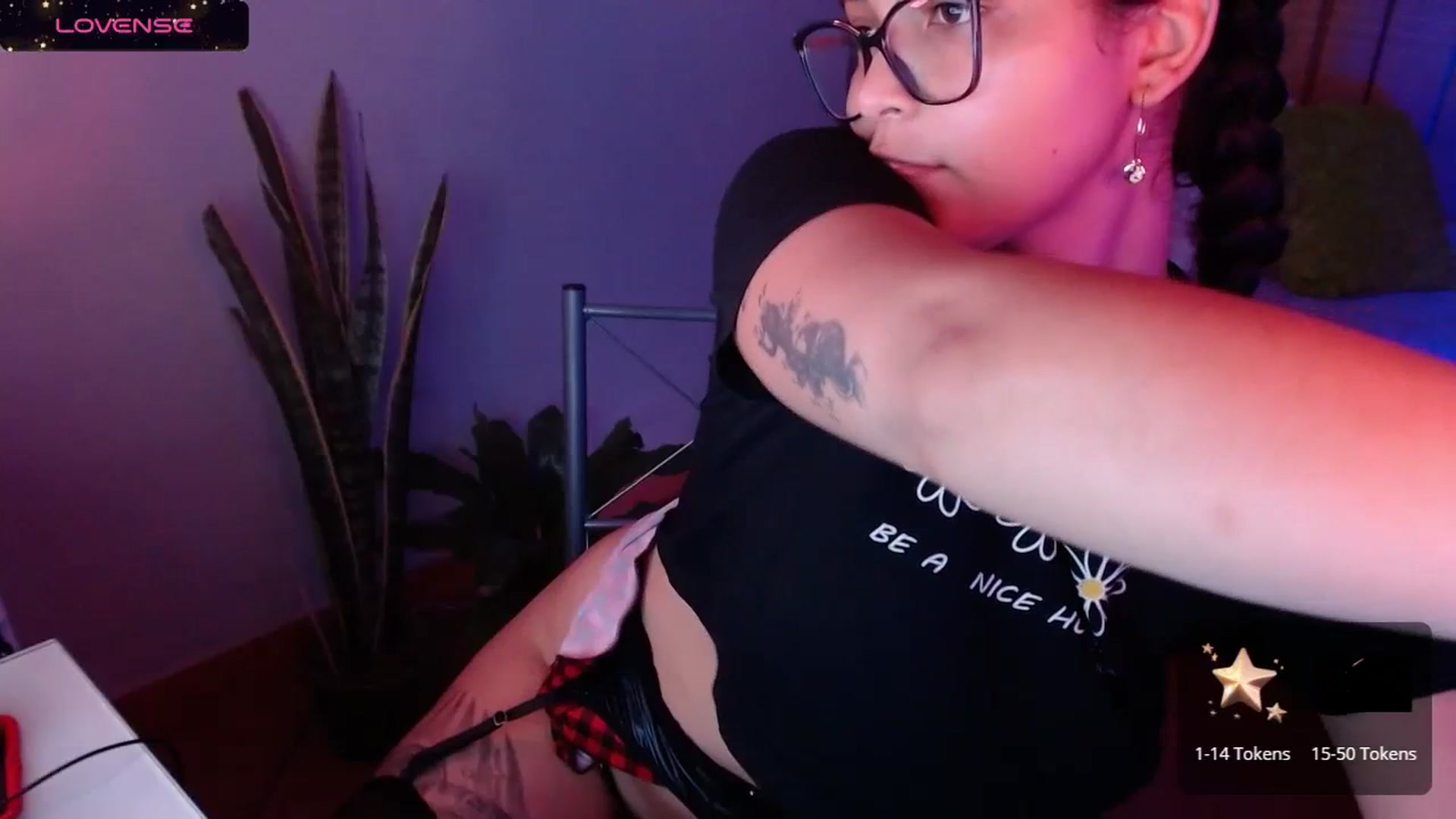 Gallery image thumbnail from Ariagaleo's myfreecams stream on, 01/23/2024, 24:14 image 8 of 20