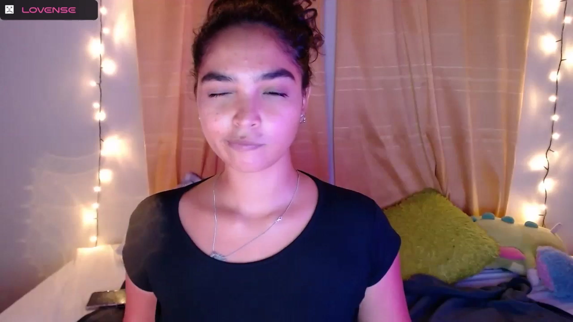 Gallery image thumbnail from Ariagaleo's myfreecams stream on, 03/29/2024, 21:51 image 20 of 20