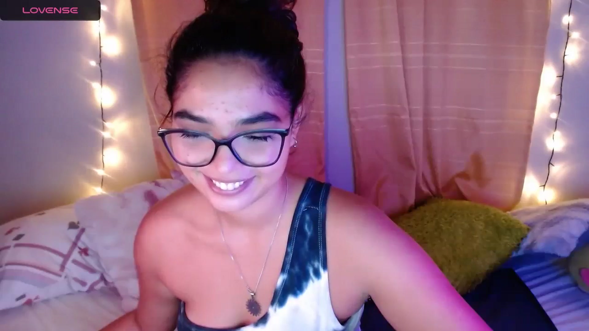 Gallery image thumbnail from Ariagaleo's myfreecams stream on, 04/05/2024, 17:05 image 16 of 20