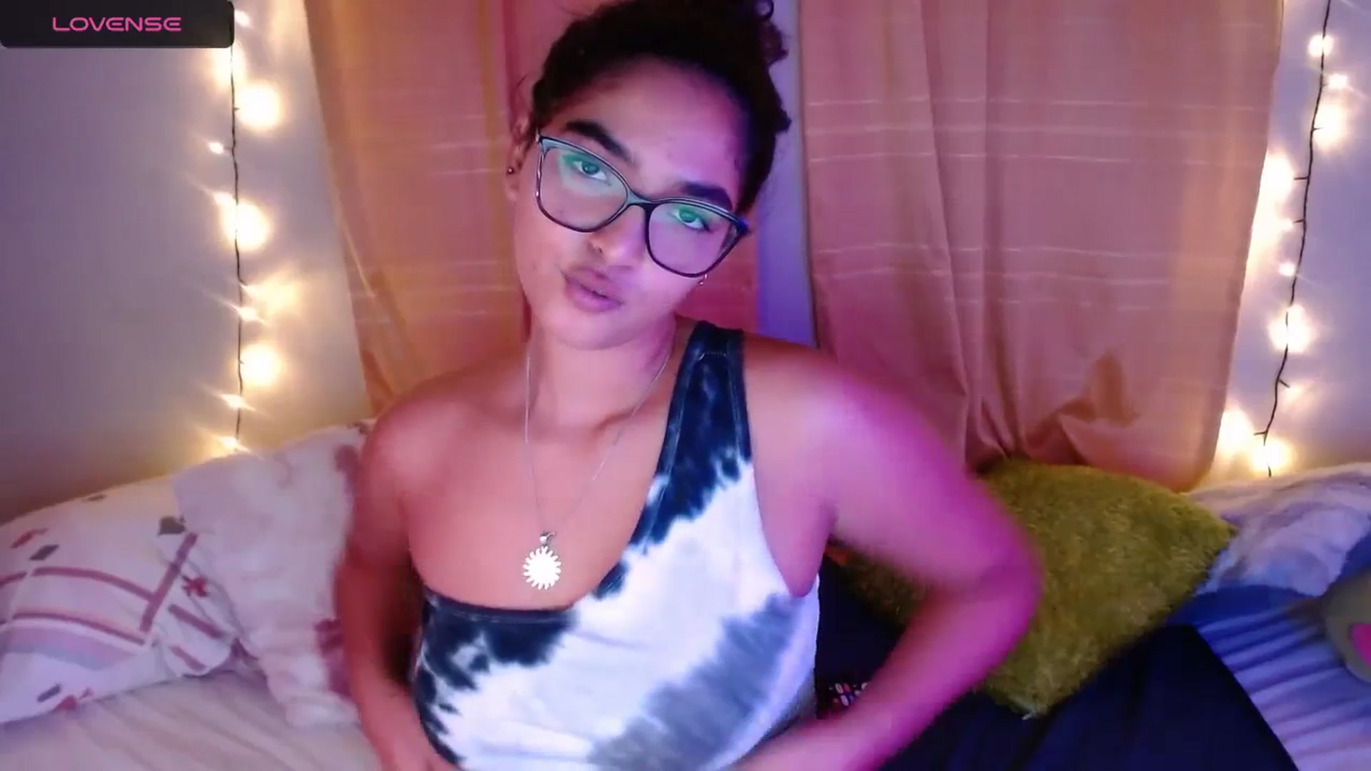 Gallery image thumbnail from Ariagaleo's myfreecams stream on, 04/05/2024, 17:05 image 13 of 20