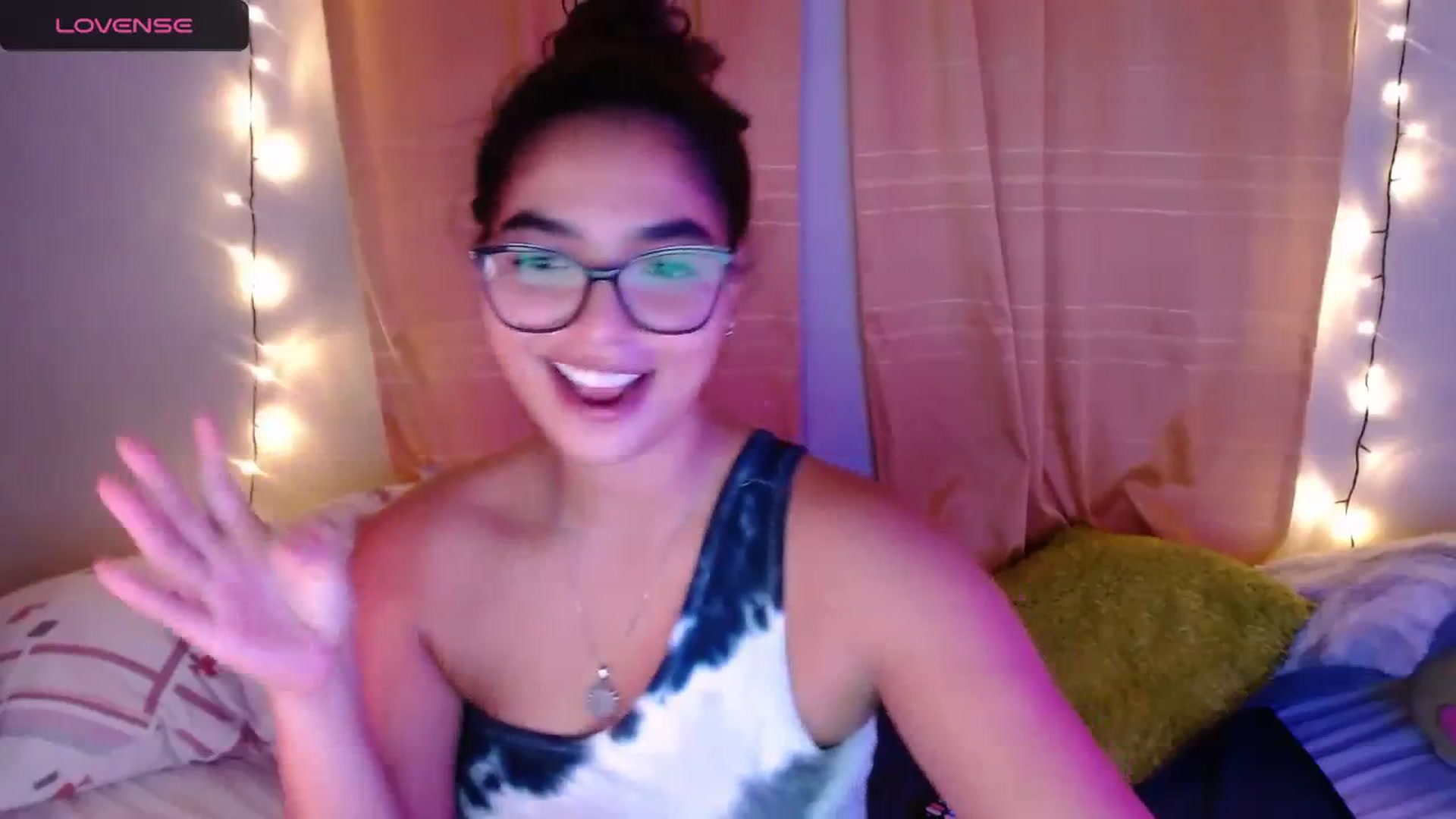 Gallery image thumbnail from Ariagaleo's myfreecams stream on, 04/05/2024, 17:05 image 11 of 20